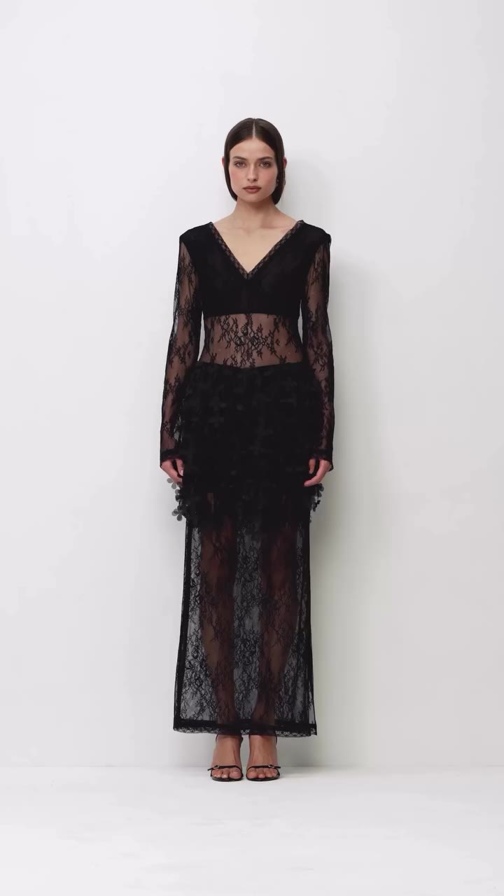 Made to be seen. Made to be remembered. Sheer lace and sculptural florals…