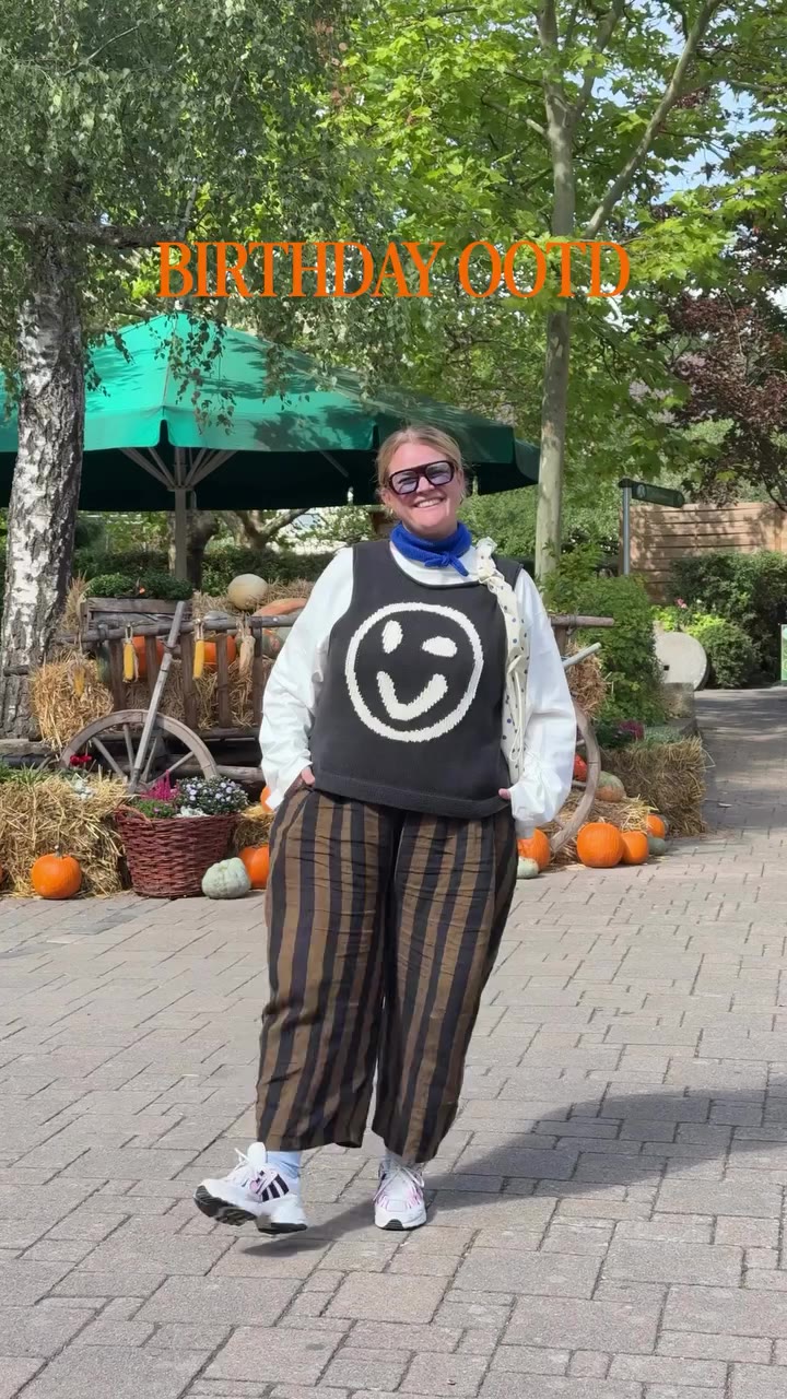 Wearing all time favourites for a fun autumnal day at our favourit themepark!