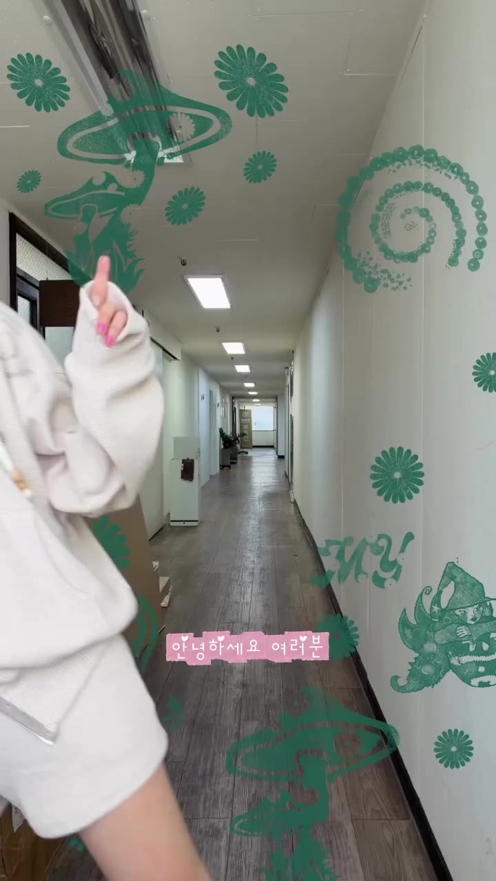 𝘋𝘢𝘪𝘴𝘺 𝘞𝘢𝘧𝘧𝘭𝘦 𝘏𝘰𝘰𝘥𝘪𝘦 𝘋𝘢𝘪𝘴𝘺 𝘞𝘢𝘧𝘧𝘭𝘦…