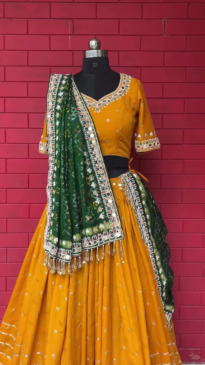 Mustard yellow sunshine mixed with deep green tradition. ☀️🍃 Ready to spin…