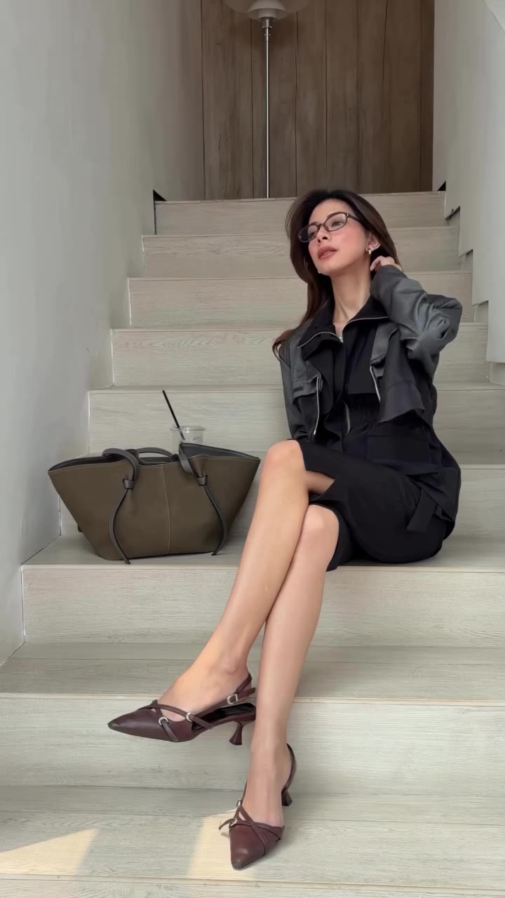 The kind of look that changes the mood. MARYALLÉ for you Friday coffee run ✨