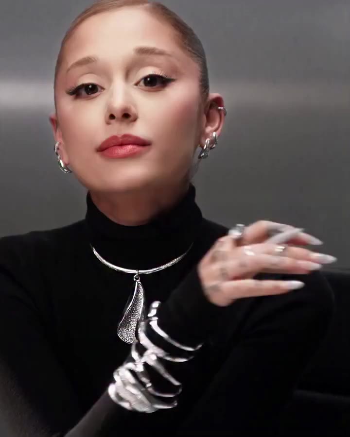 Global Brand Ambassador Ariana Grande reveals Swarovski Classica A collection…