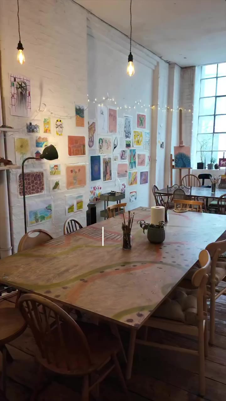 A peace bubble 🥹🧘‍♀️💆🏻‍♀️ 📍Imperfect Art (Angel) EC1V 1NQ, London…