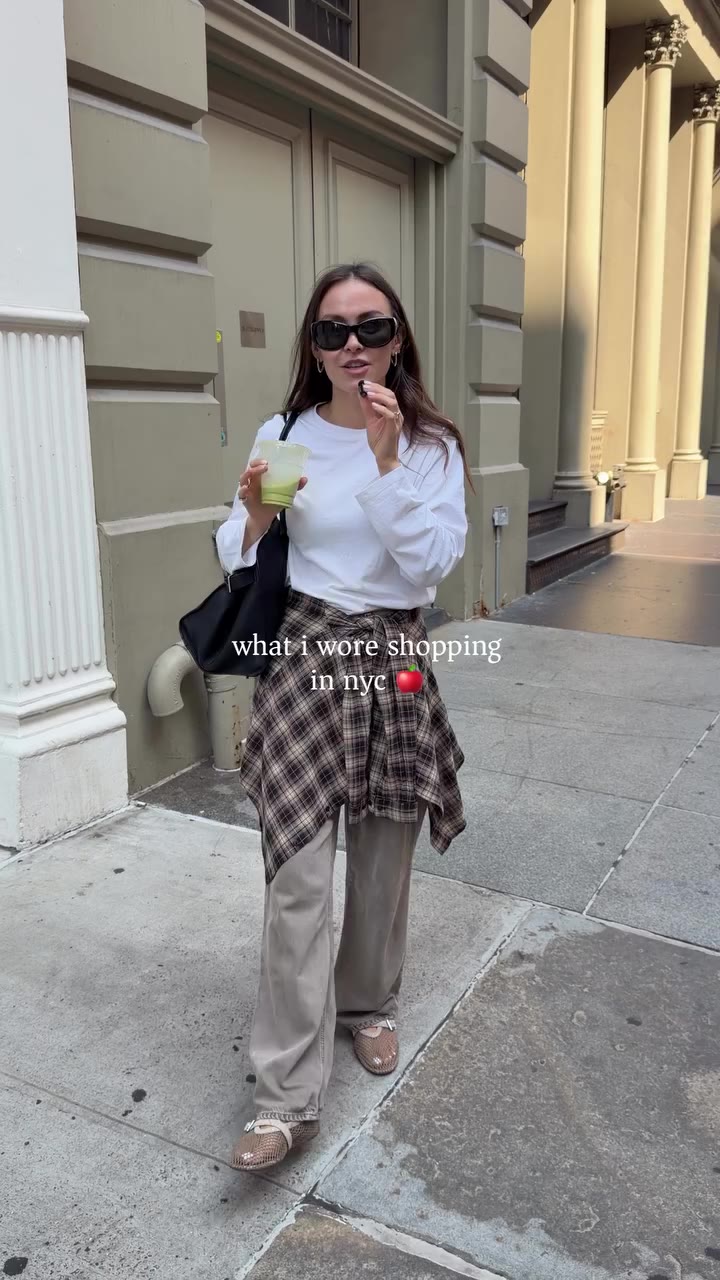 Shopping day in SoHo, comfy but cool 🤍