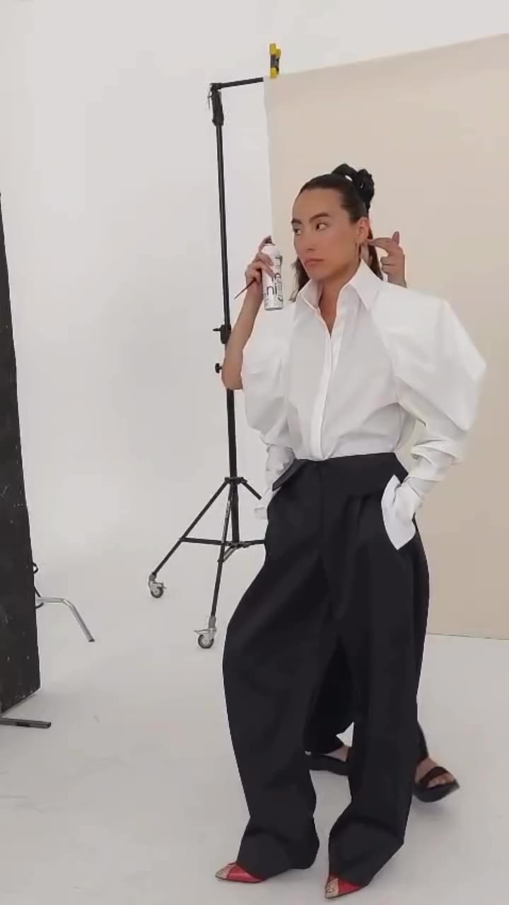 Ayer salió esta campaña para la #VFNO @voguespain junto a mi familia de…