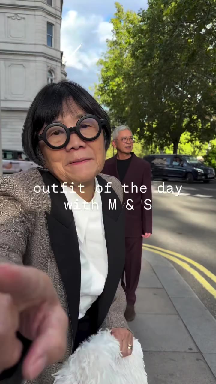 Touch down in London town 🇬🇧 with @marksandspencer @marksandspencerstyle…