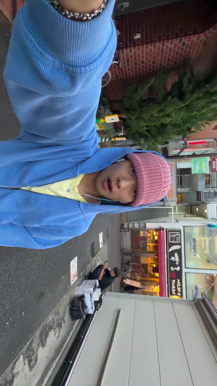 Outfit check✅ Rate it from 1〜10 👀 ⁡ hoodie ▶︎ @emestudios_