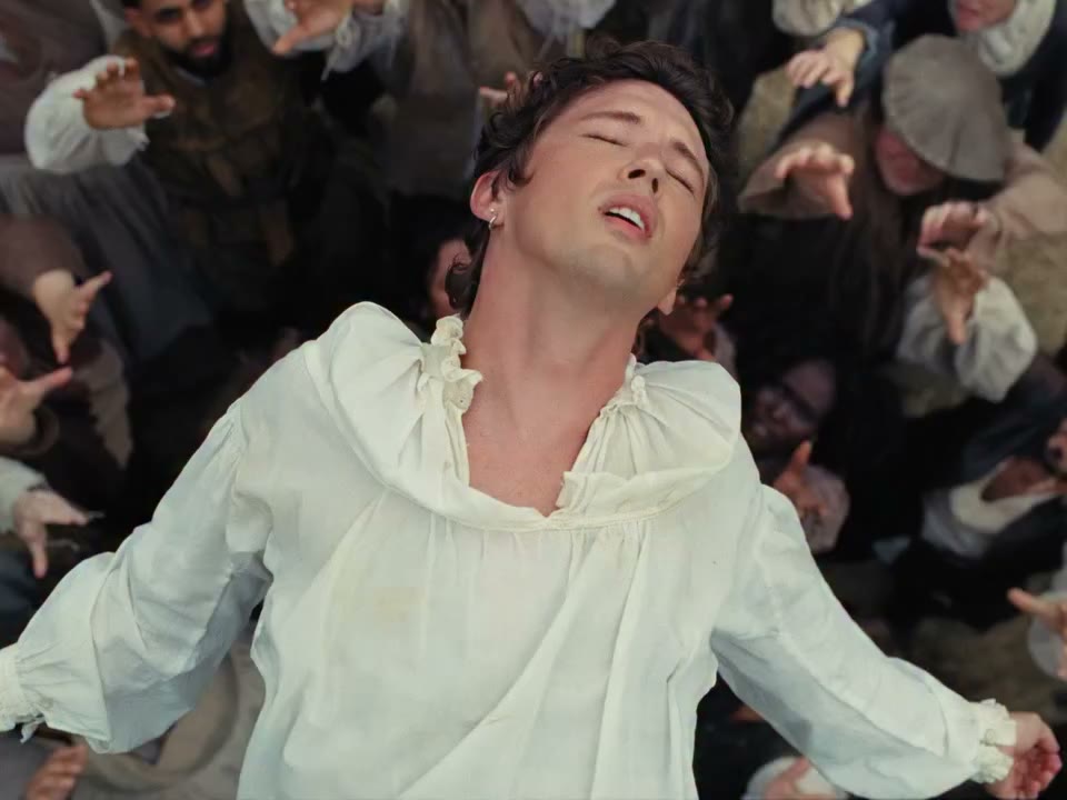 PARTY 🏰🛡️⚔️ @troyesivan Directed by @gvsgvs Featuring @ianmckellen DoP…
