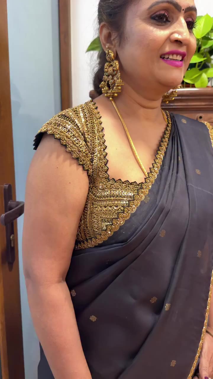 A close up of this beautiful hand embroidery blouse🖤 Prathi Creations |…