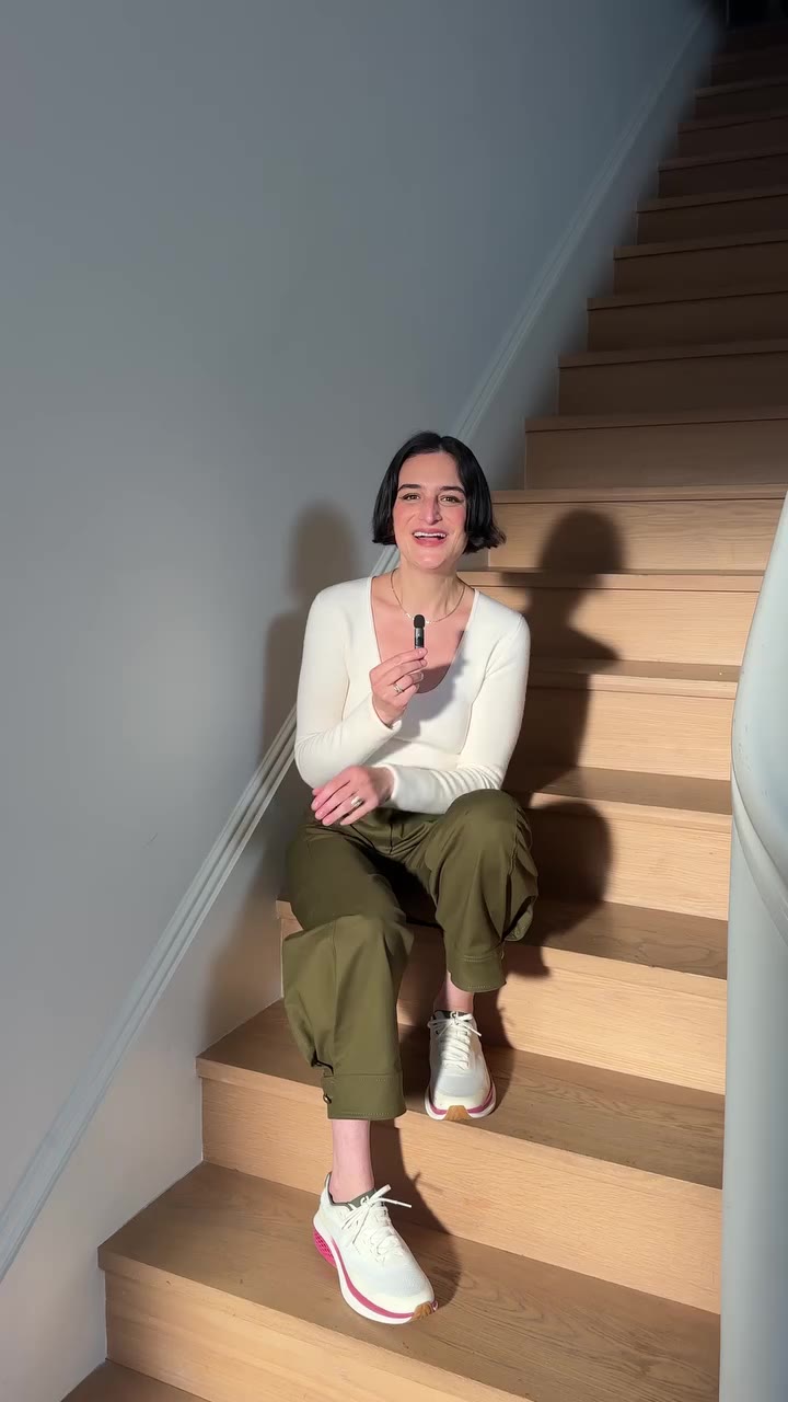 On set with @jennyslate