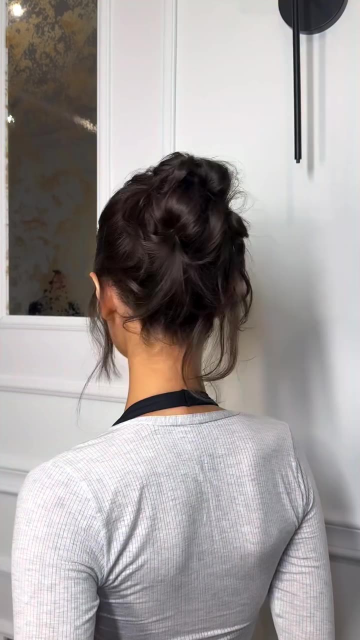 chic little tossled updo hair tutorial on @kirakirby #justinemarjanhair