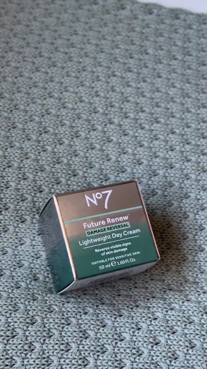 Helping you look like your best self 🤝 Future Renew Lightweight Day Cream…