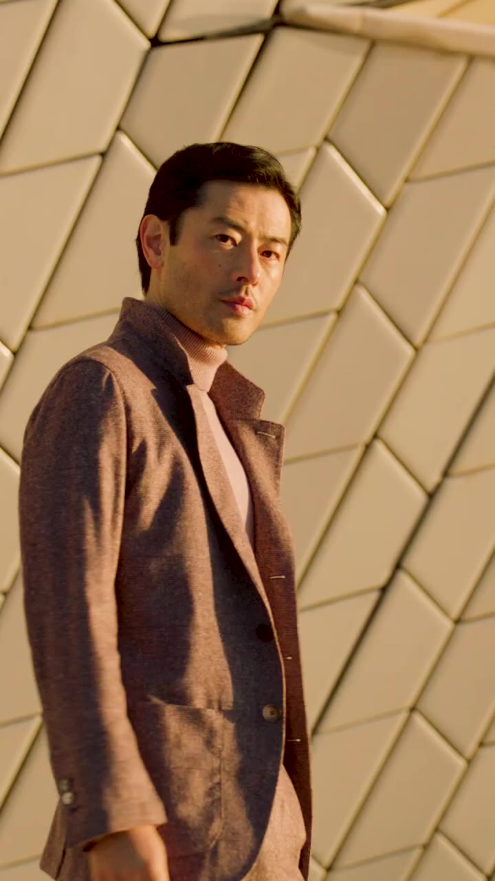 Wool, cashmere and silk come together in Cashtweed by Zegna. Softly brushed…