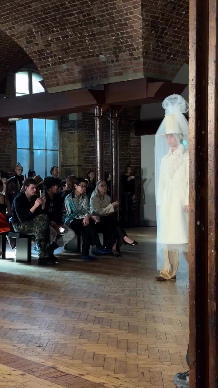 Here comes the.... 💍 @KyleHoOfficial @Cellar_Ltd @LondonFashionWeek…
