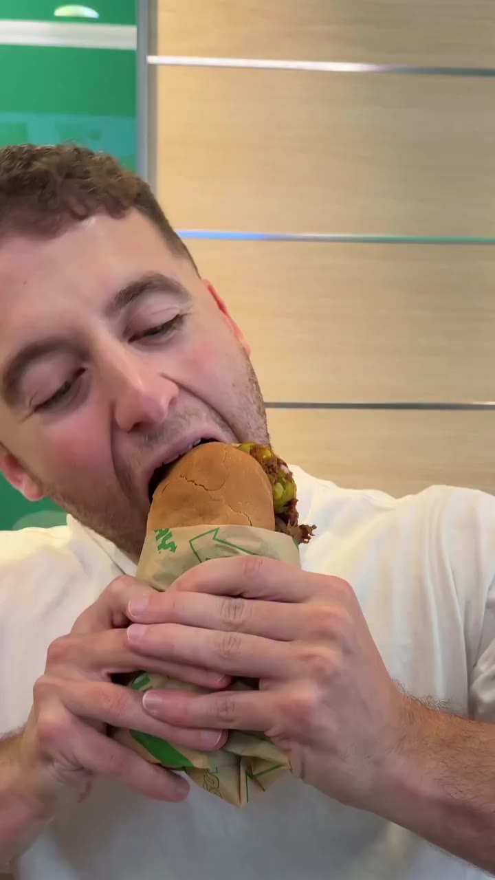 Hand this hack to your sandwich artist 🎨 Footlong white Italian bread 🥖…