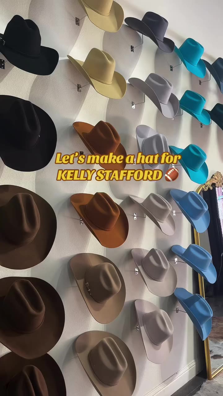A girl can never have to many cowboy hats and this one is for @kbstafford89 in…