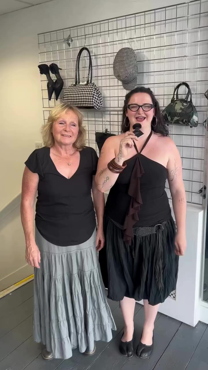 I get it from my mama 👯‍♀️ #ootd