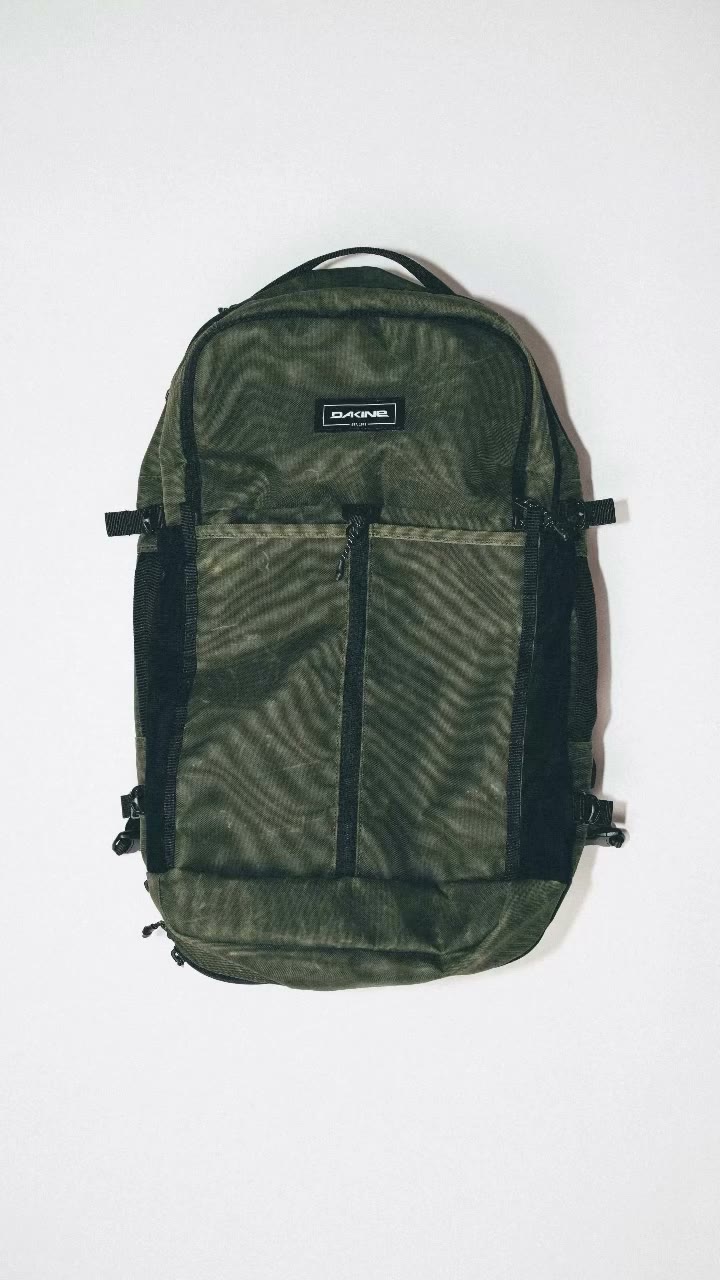 The Dakine Split Adventure - your ultimate travel partner.