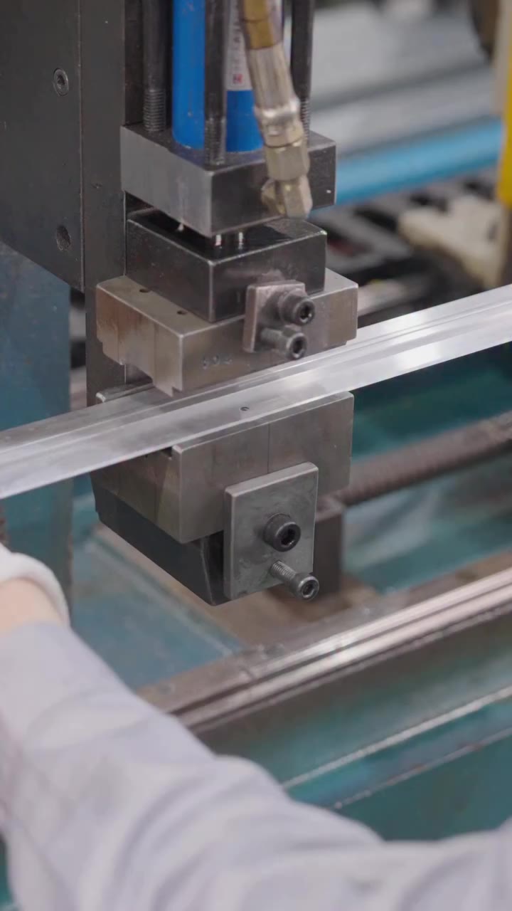The structural frame that glues the Aluminium collection together. Forged for…