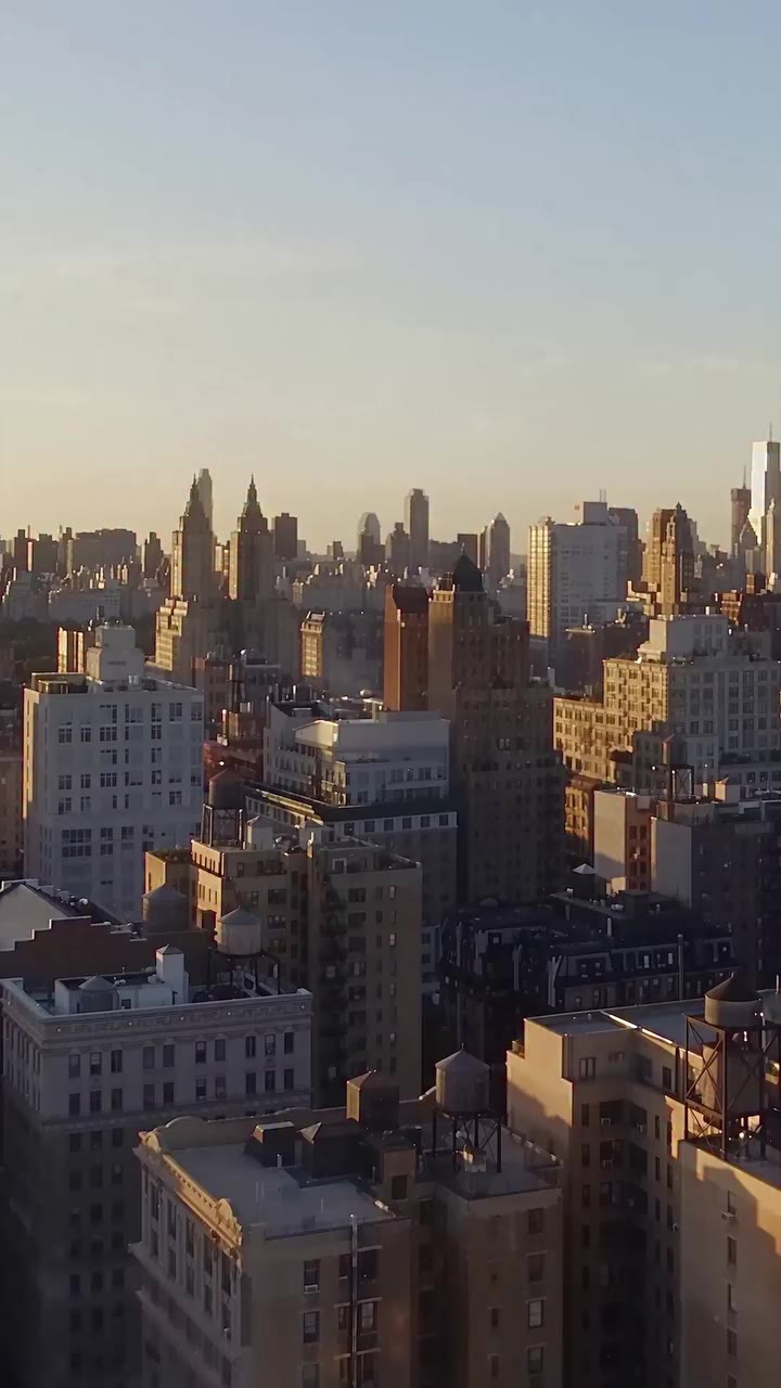 Llega #OwnYourCity, una nueva temporada pensada para acompañarte de día a…