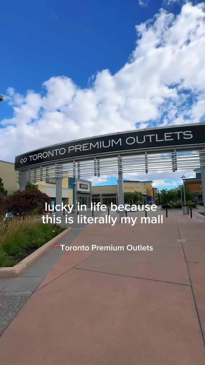 Lucky to be your mall 🤍 #itsamymallthing #itsasimonthing #torontopo…