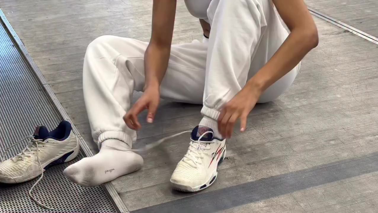 Introducing our latest muse, @karolinanixon Fencer, Oxford student and all…