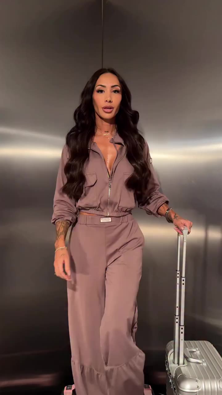 Walking into your best life - and Bombshell is coming with you. 💕🔥…