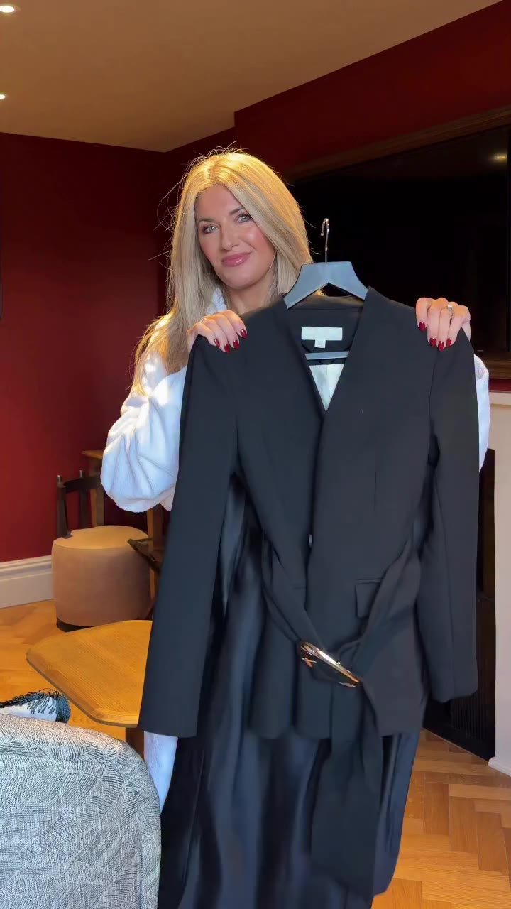 What I wore for an evening with @cledepeaubeaute in London - the blazer is the…