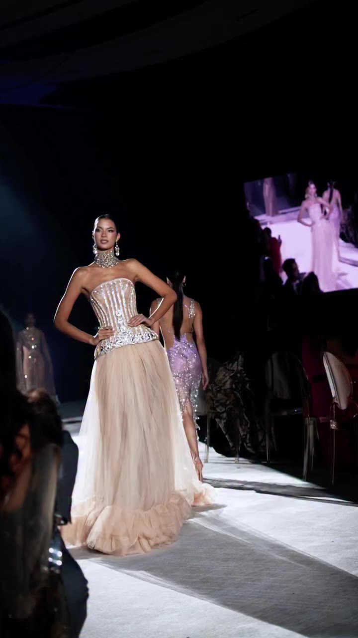Giannina Azar - FASHION SHOW ✨ For Supreme Twins Foundation Gala…