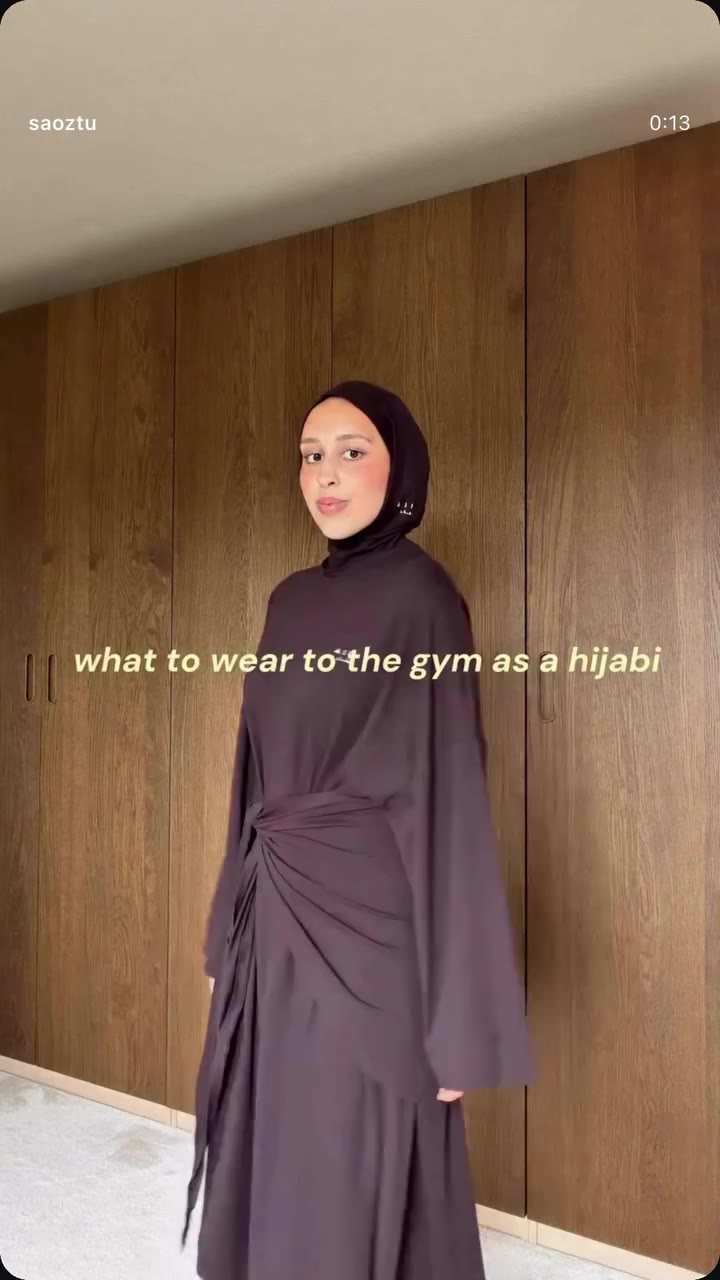 ✨ ALMARWAH BLACK | YENİ SEZON ✨ Spor şıklığın en zarif hali… 🖤 Kesit…