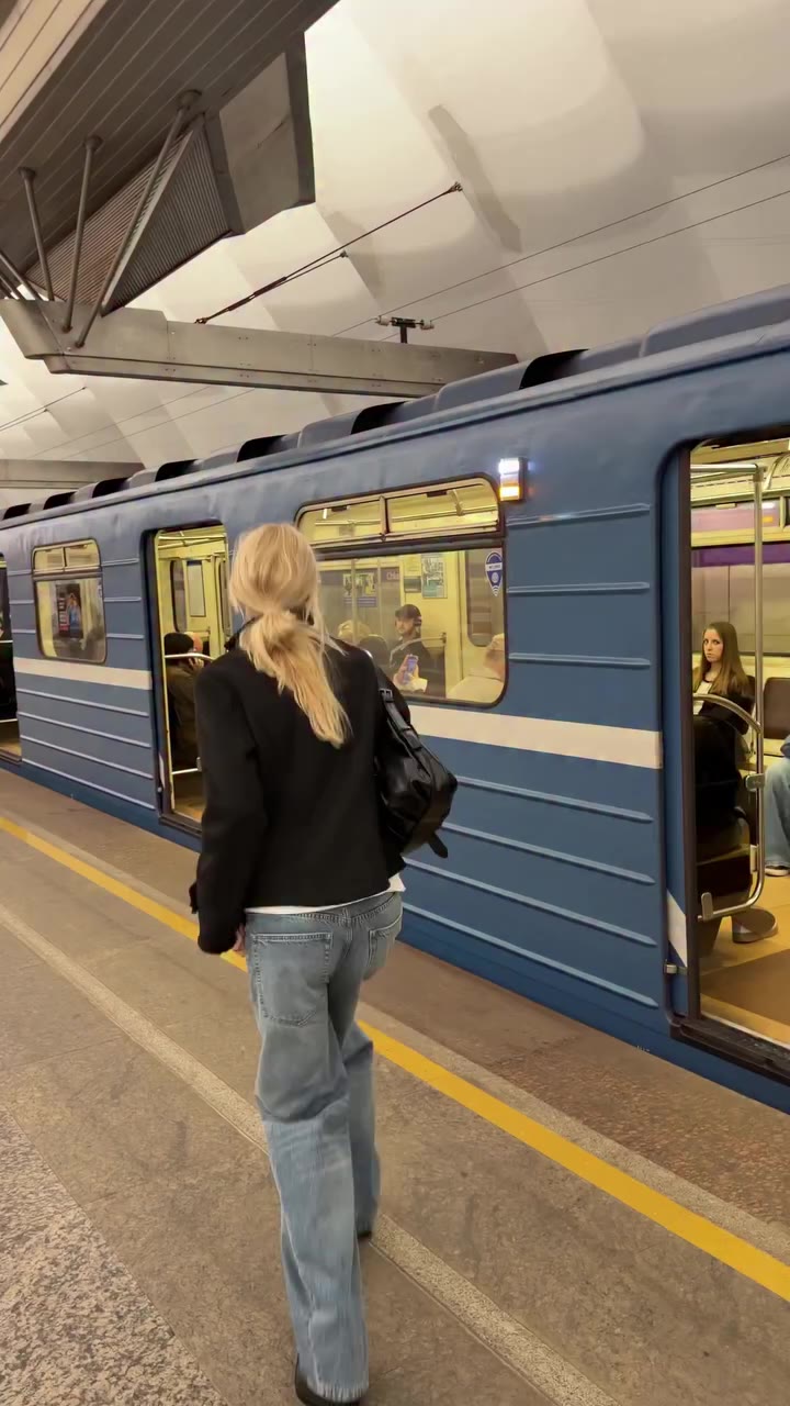 драматично бегаем в метро в новой коллекции Befree😮‍💨