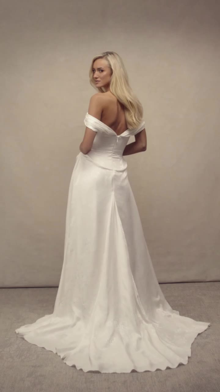 Meet Norah. A study in texture, shape, and romantic detail. Norah is crafted…