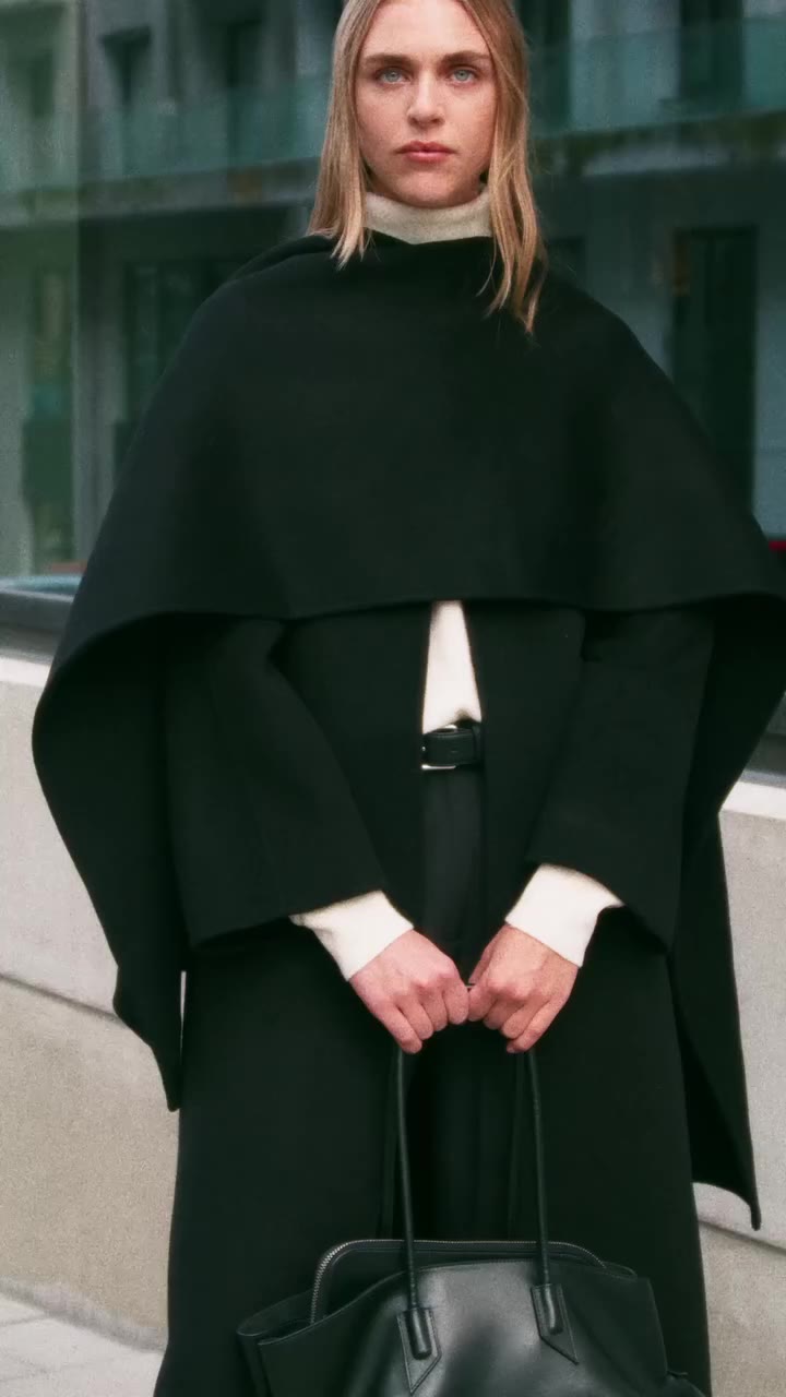 Designed for easy layering, the Alix coat moves from weekday tailoring to…