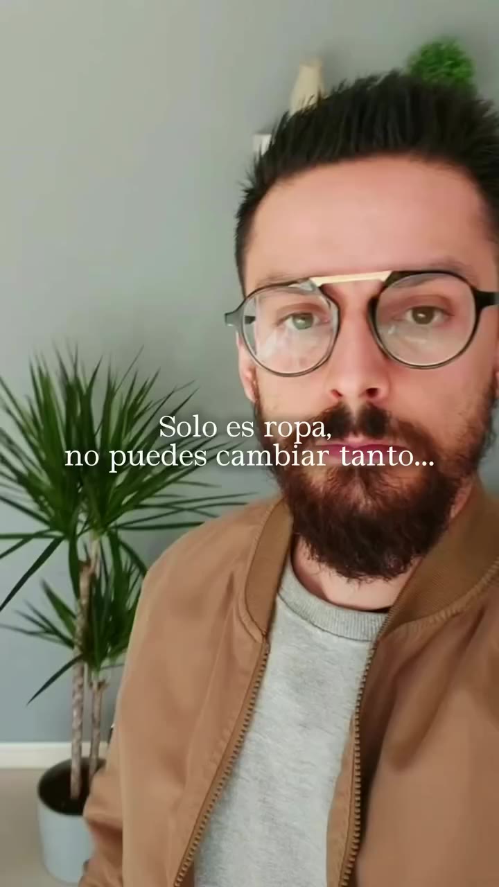 La ropa no cambia tanto… ¿o sí? 👀 #modahombre #modamasculina #vestirbien…