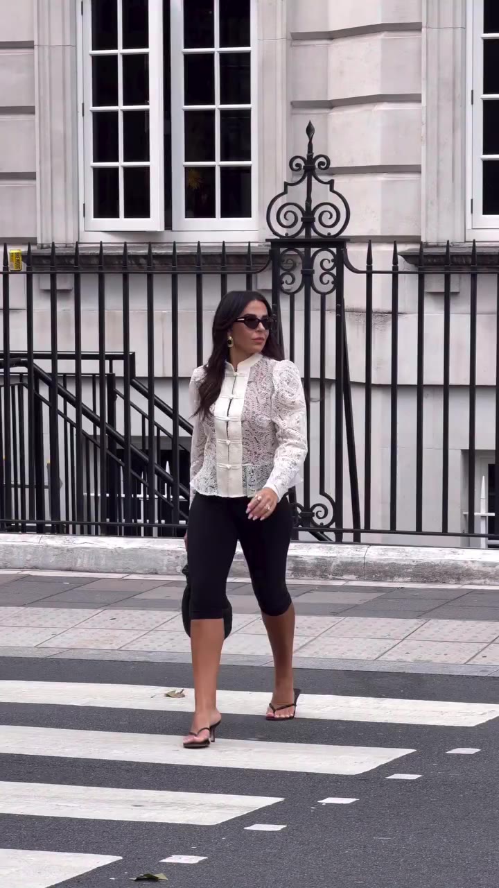 Took my new blouse for a spin & I think you’ll agree, it is bloody gorgeous…