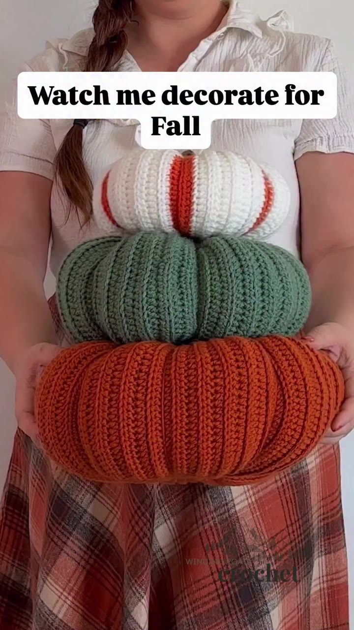 🍂 Bringing a little handmade magic into my home for fall! 🧶🎃 There’s just…
