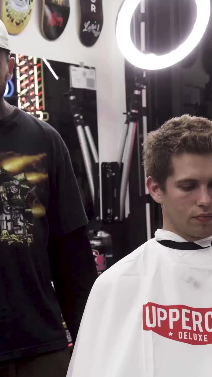 We had @ziggypop__ walk us through his process on cutting and styling short…
