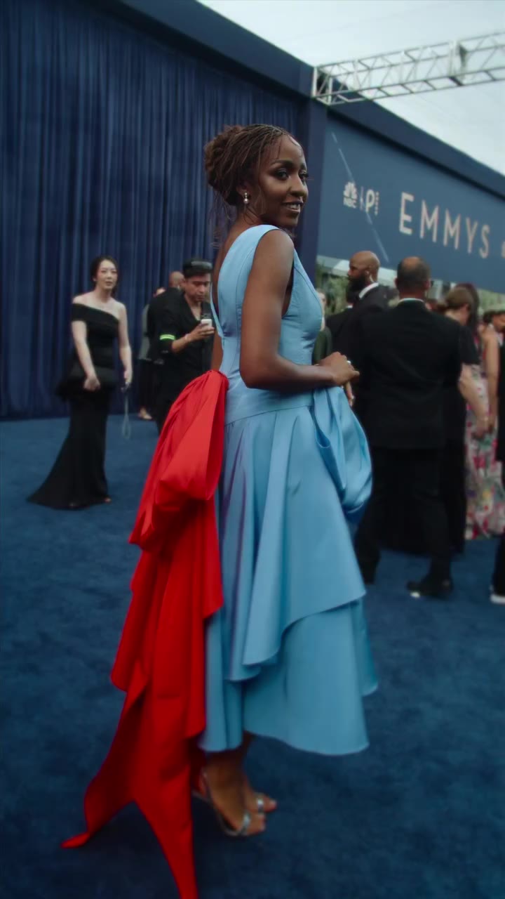Ayo Edebiri ditched the chef whites at the #Emmys this past Monday 💙