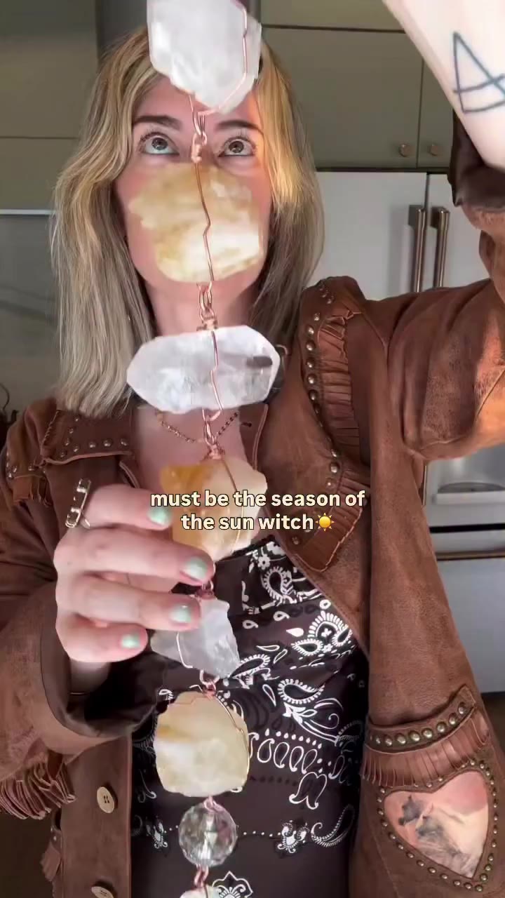 witchy woman☀️🧹🧙🏼‍♀️🌻🤗