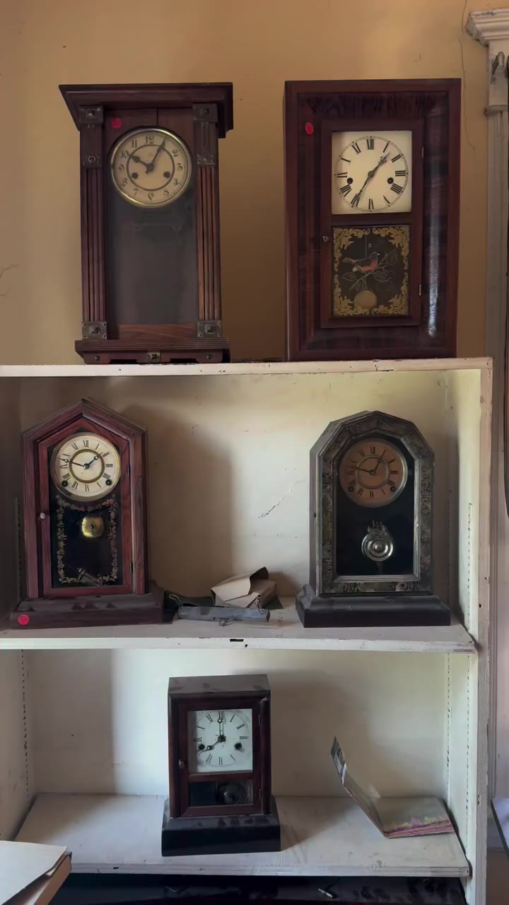 Quick stop today to see an antique collection of vintage Edison Triumph…