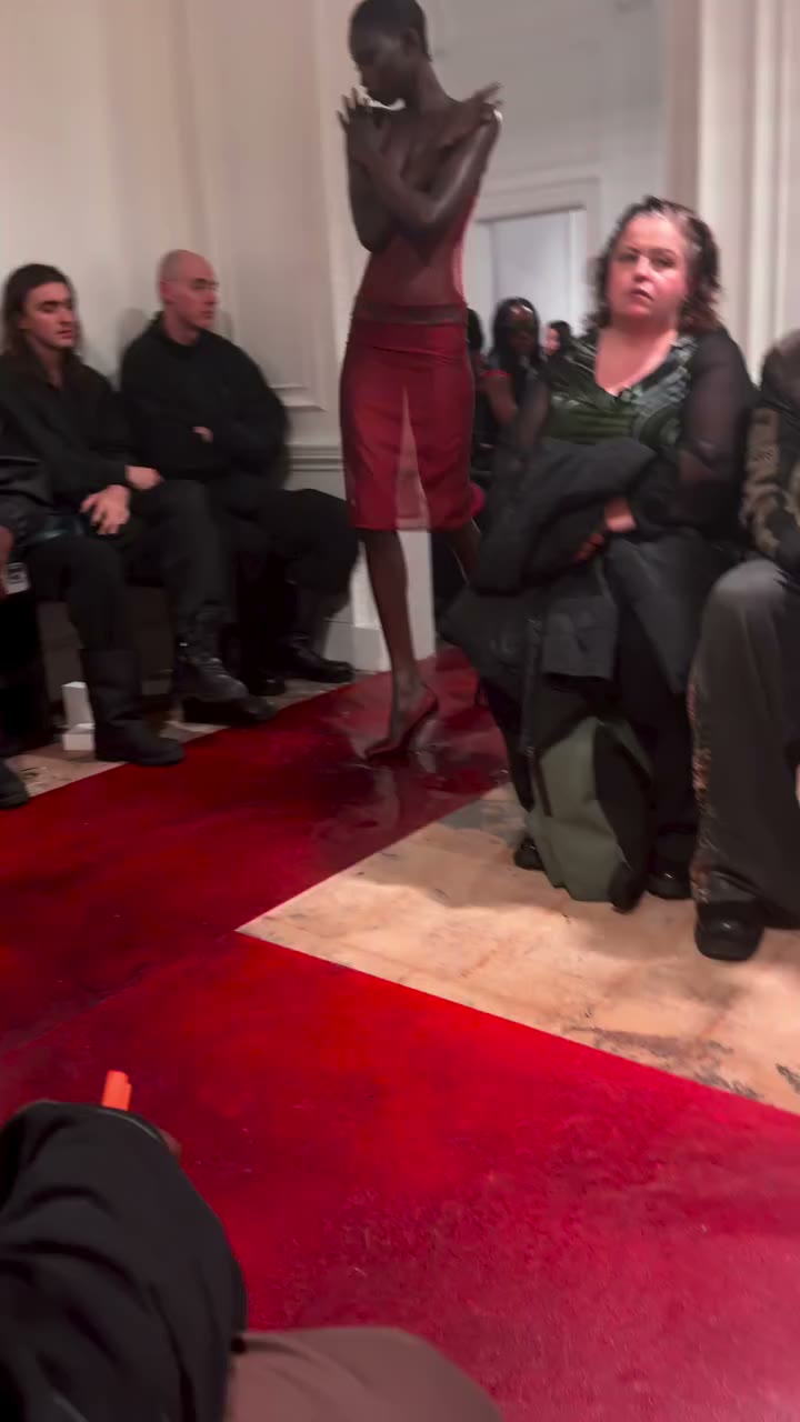mowalola ss27 opening look @londonfashionweek