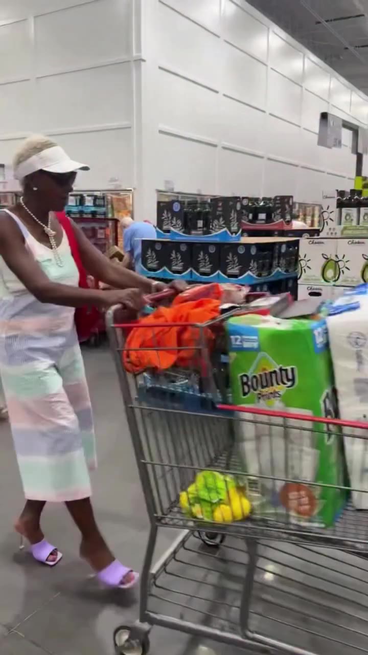 Time for my big shop at my favorite place @costco