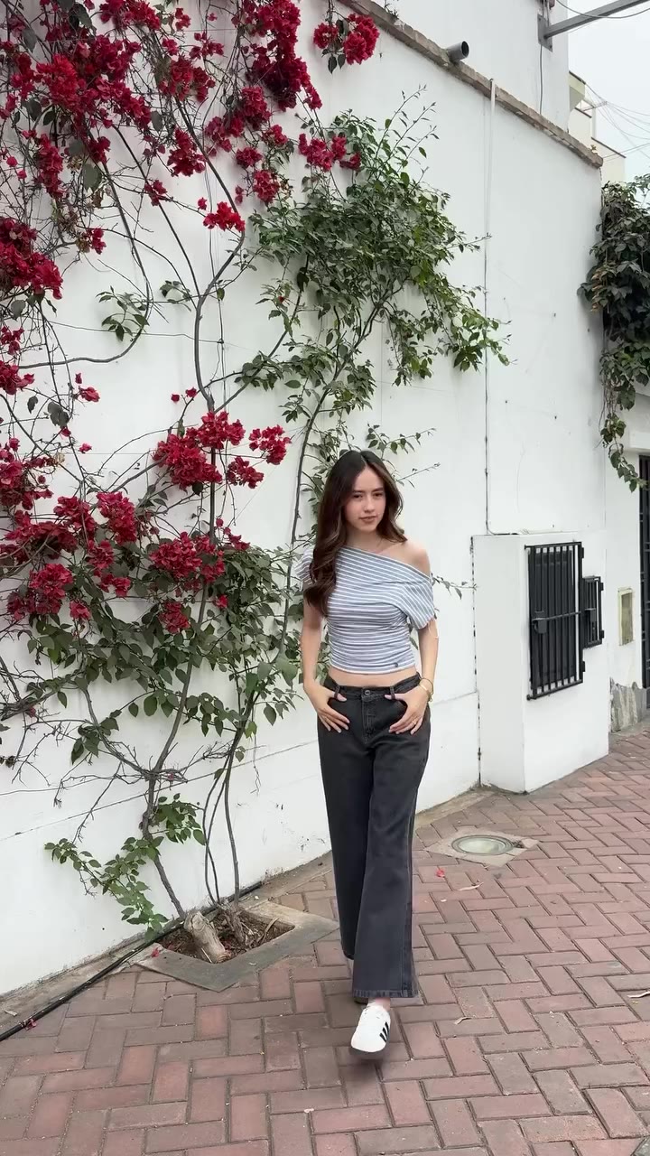 Casual looks better this way 💙 🛒 Disponible en tiendas & milkblues.com.