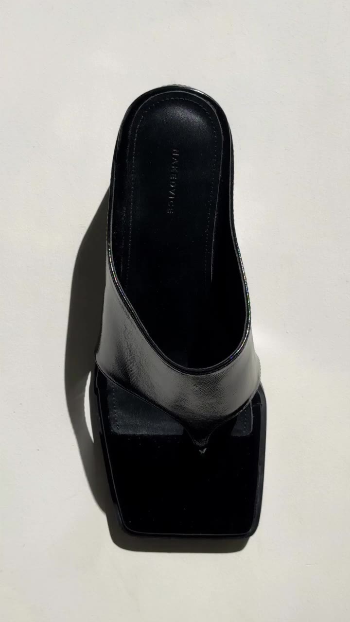 Two new reasons to make weekend plans. Discover your new heel lineup.