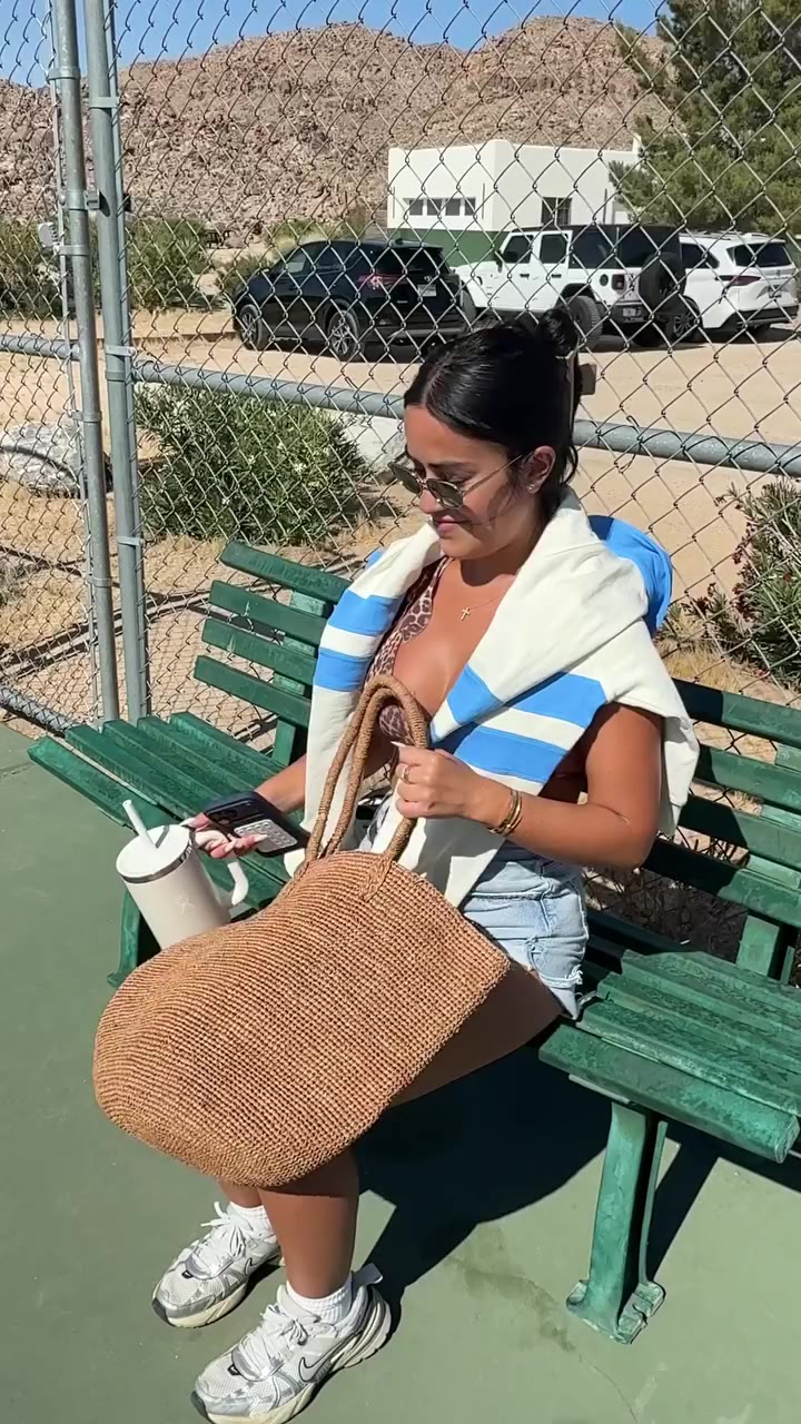 What's in our bag: On set edition #whatsinmybag #photoshoot #BTS