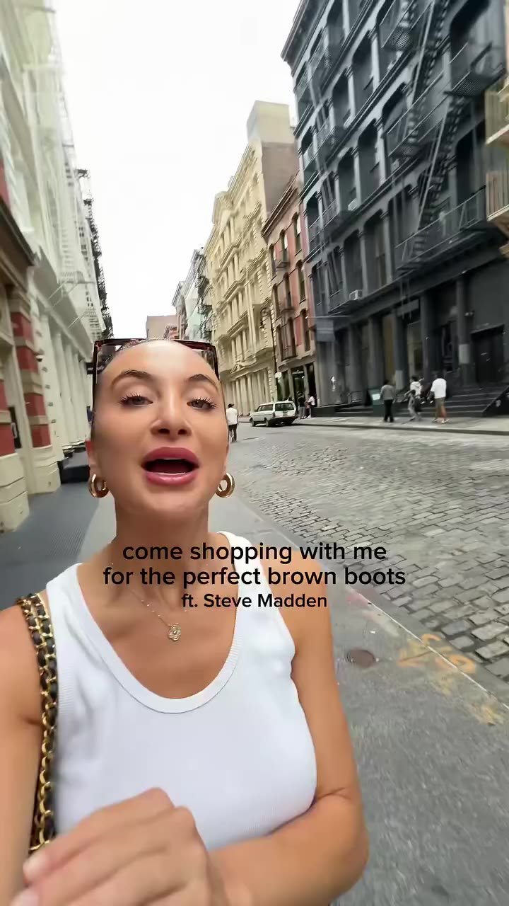 On the hunt for the perfect brown boots with @victoriahiegel