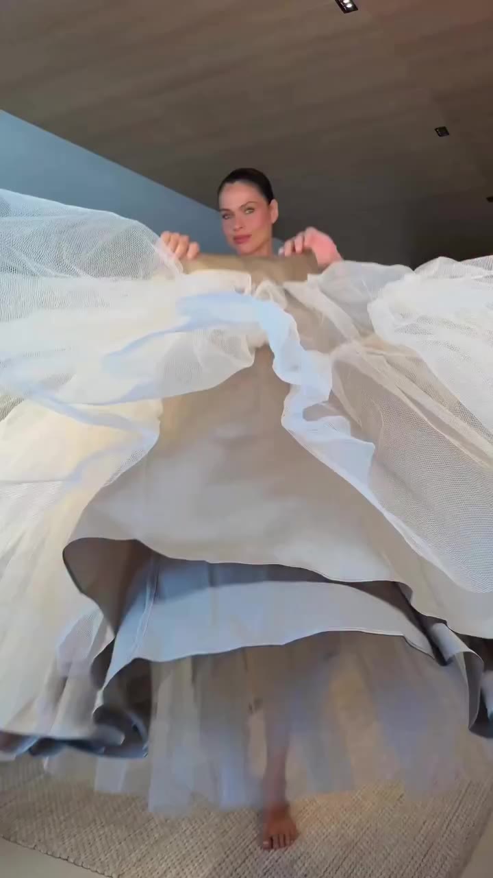 Vestido Estocolmo ❤️ Um dos destaques da coleção Verona, com corset…