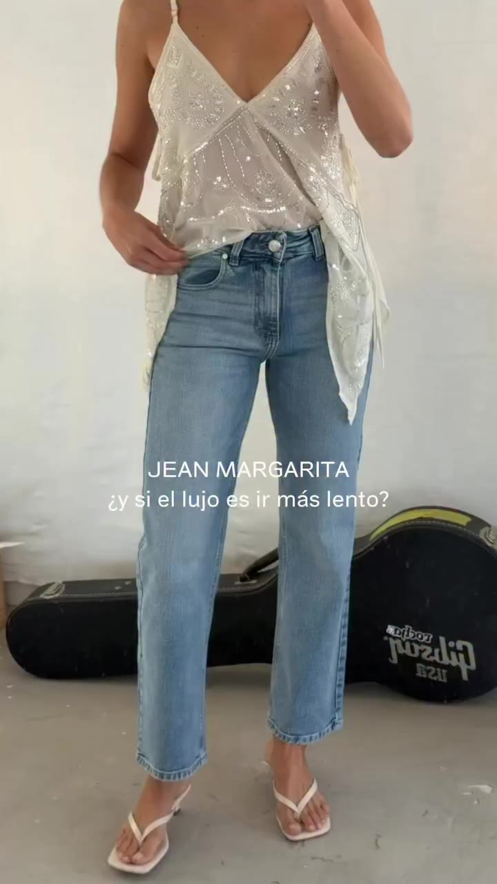 Jean MARGARITA 🌼 frase de hoy: ¿y si el lujo es ir más lento? ✨…
