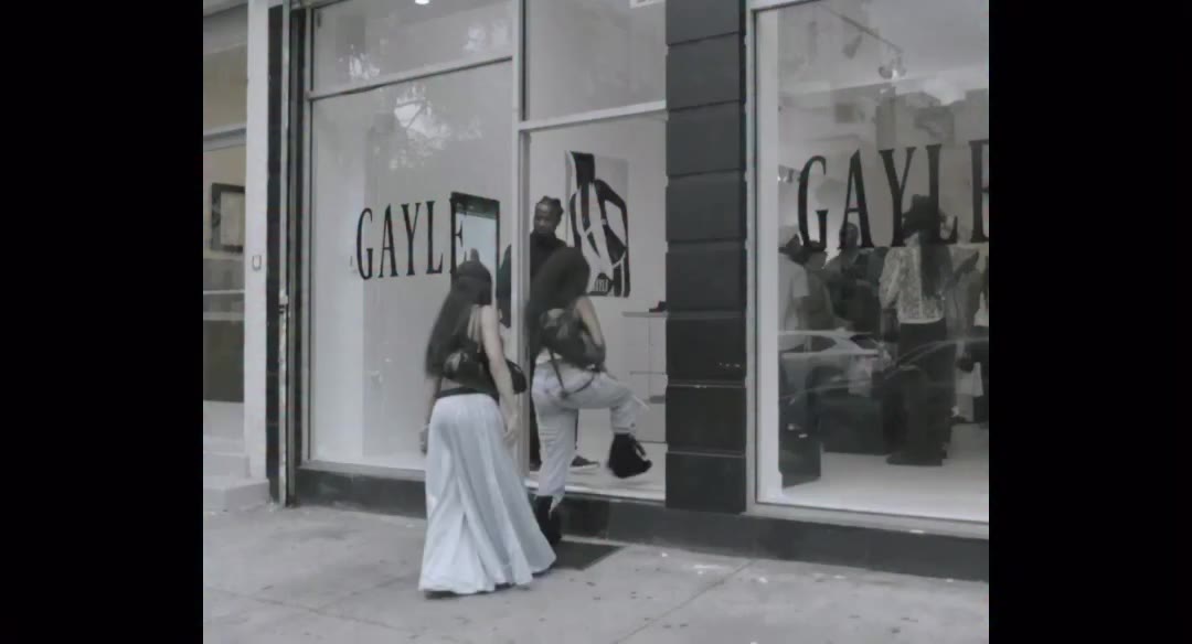 scenes from the @gayleofficial_ pop up🖤🇬🇧 @kmberlygayle ⚔️