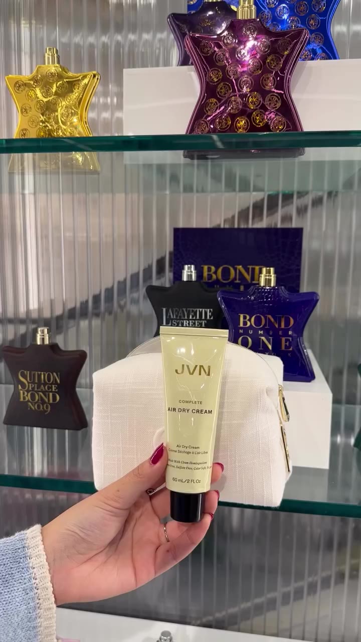 Do beauty bags count ? Be one of the first 25 Loyallists to check in to Hotel…